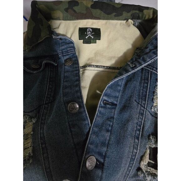 Ralph Jones Distressed Denim & Camo Jacket With Button Closure - Picture 4 of 7